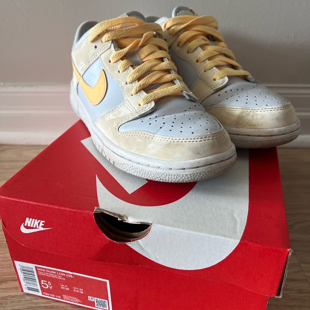 Nike Dunk Low GS - Pale Ivory and Melon Tint - Picture 1 of 6